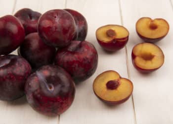 Tudo sobre ameixa: nutricionista do CEUB lista benefícios de inserir a fruta na dieta