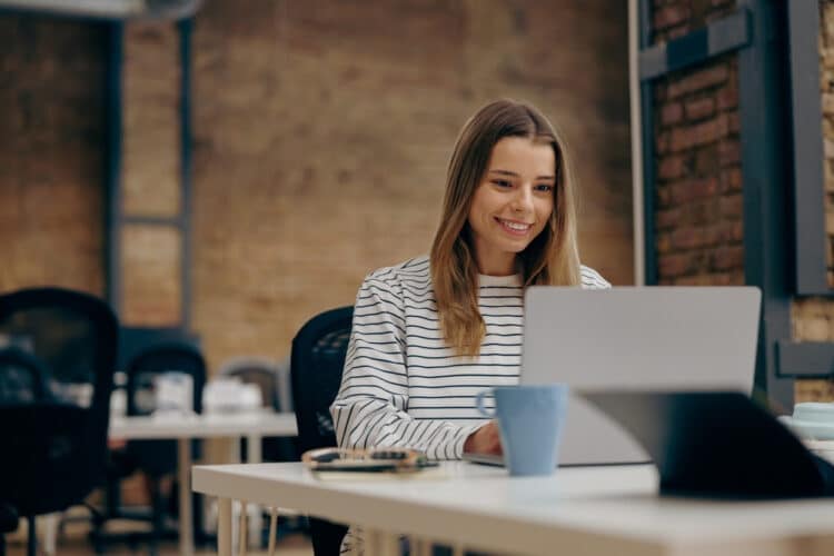 Rede Enem atinge milhões de estudantes no Brasil com cursos gratuitos para o ENEM, Encceja e vestibulares