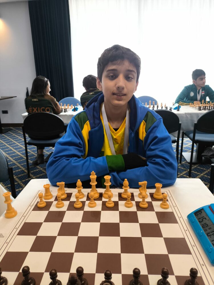 Araxaense Edgard presente no Mundial de Xadrez Escolar na Sérvia