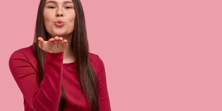 13 de abril – Dia do Beijo     O que a ciência revela sobre os efeitos do beijo para o cérebro