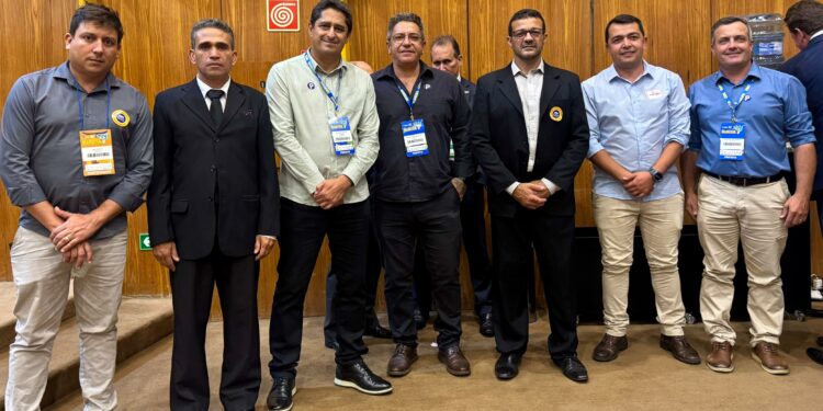 Araxá se junta a mais de 300 prefeitos mineiros por soluções para os desafios municipais