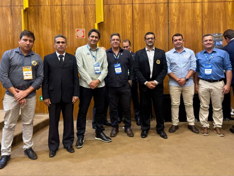 Araxá se junta a mais de 300 prefeitos mineiros por soluções para os desafios municipais