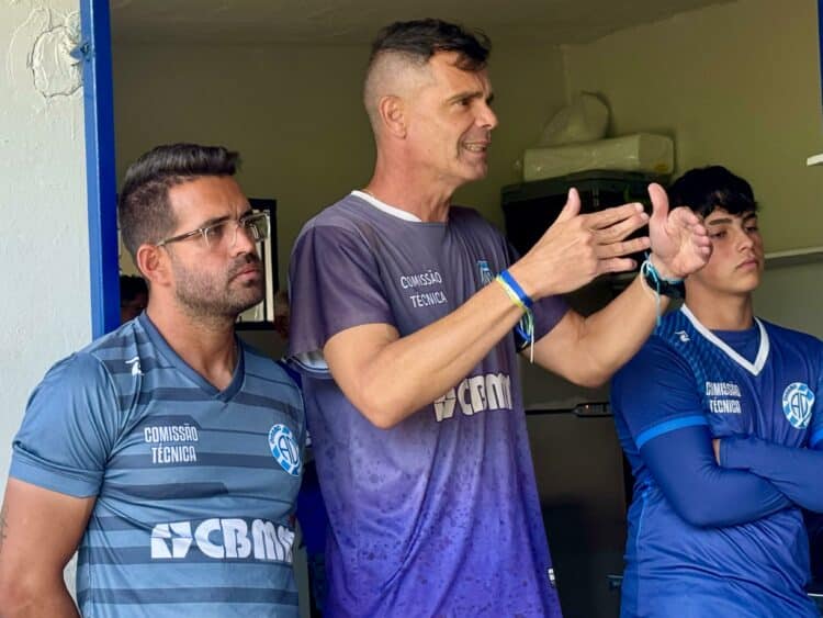 Dínamo realiza reunião de alinhamento com atletas da base antes da estreia no Campeonato Mineiro