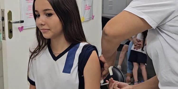 Vacinação noturna contra gripe é estendida até o dia 6 de junho na Unicentro em Araxá