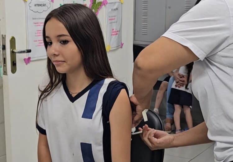 Vacinação noturna contra gripe é estendida até o dia 6 de junho na Unicentro em Araxá