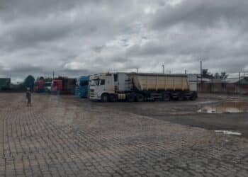 NOSSOS VIZINHOS CAMINHONEIROS