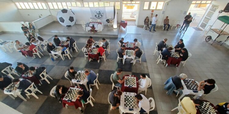 Enxadrista araxaense Edgard é 3˚ no IV Torneio do Rei