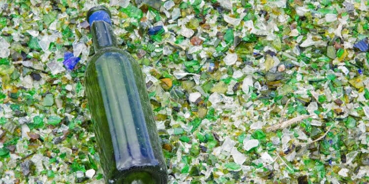 O vidro como aliado da sustentabilidade: reciclagem eterna e inovação para um futuro mais verde