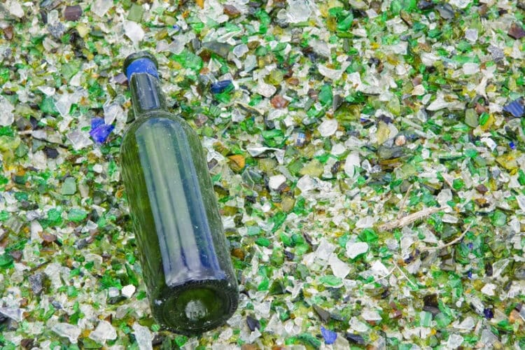 O vidro como aliado da sustentabilidade: reciclagem eterna e inovação para um futuro mais verde
