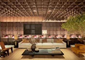 Duratex completa 10 anos como patrocinadora oficial da CASACOR e consolida liderança no design com madeira