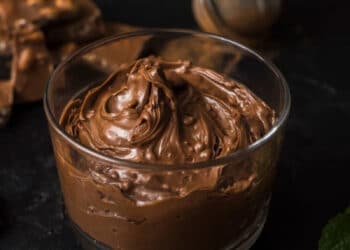 Confira 6 alimentos que ajudam a reduzir o estresse e uma receita para colocar em prática