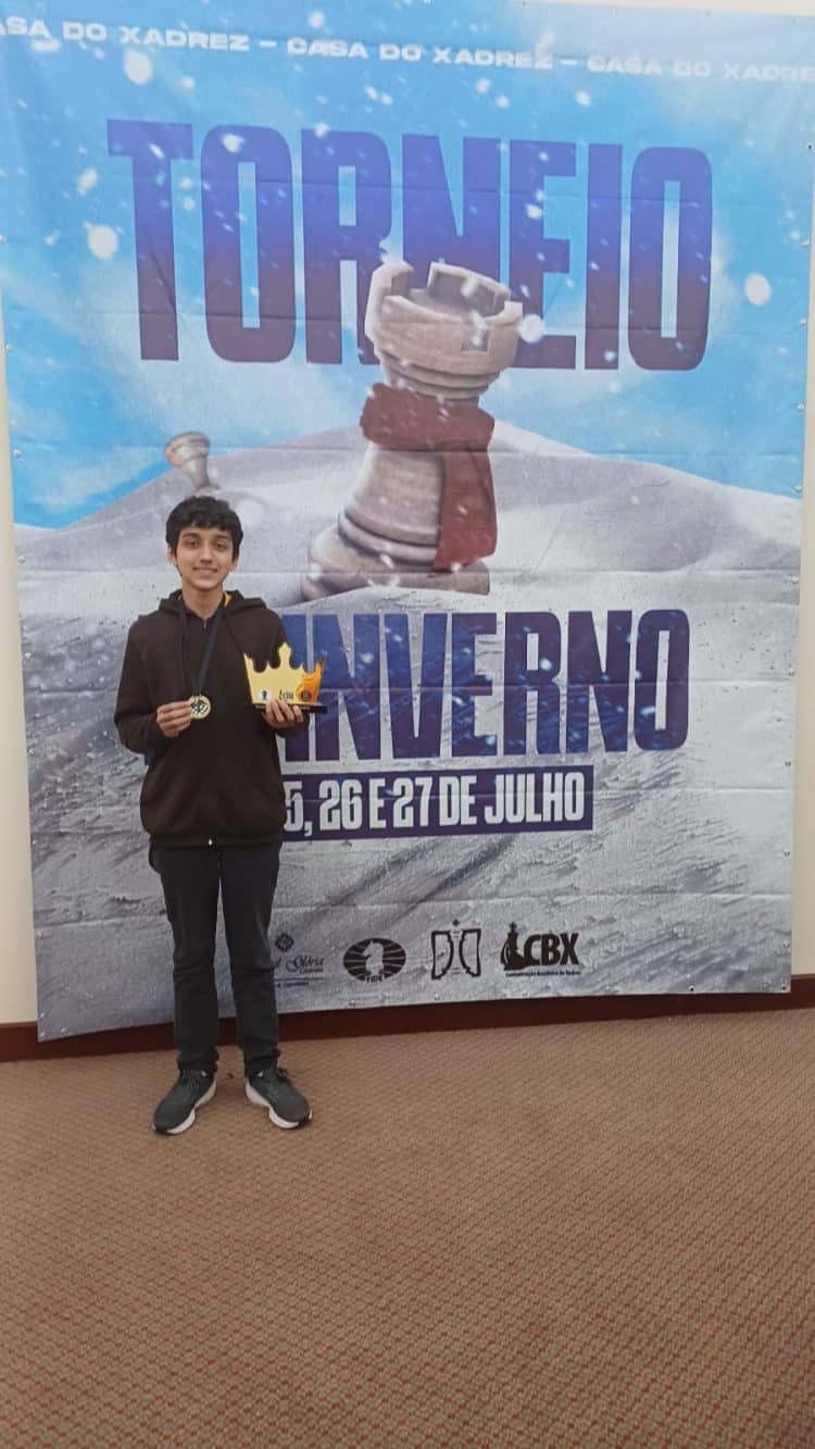 Araxaense Edgard de 15 anos de idade classifica para final do Brasileiro Absoluto de Xadrez