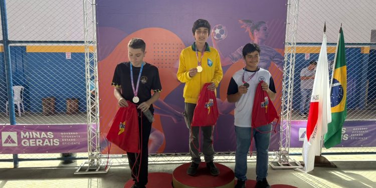 Araxaense Edgard é Campeão Estadual (JEMG) BLITZ de Xadrez 2025