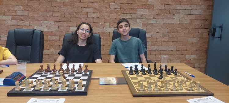 Enxadristas Edgard e Theo fazem dobradinha no torneio em Patrocínio
