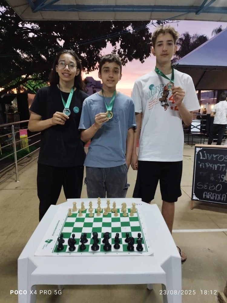 Edgard e Theo são campeões da Copa de Xadrez do Cerrado 2025
