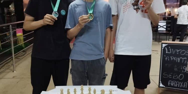 Edgard e Theo são campeões da Copa de Xadrez do Cerrado 2025