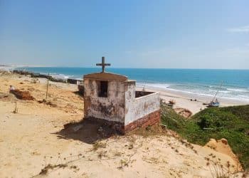 O MAR, A AREIA E O CEMITÉRIO