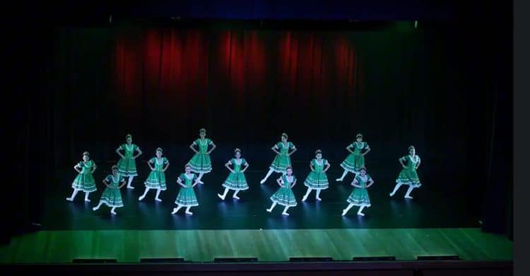 Colégio São Domingos estreia no Dançaraxá e conquista três premiações