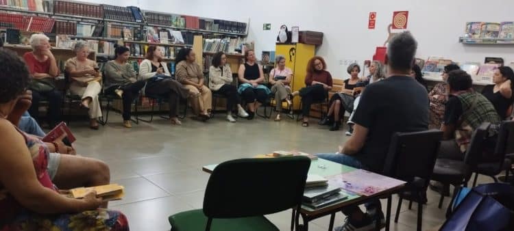 Clube do Livro do Fliaraxá promove 4º encontro em parceria com o Clube do Livro Mulheridades