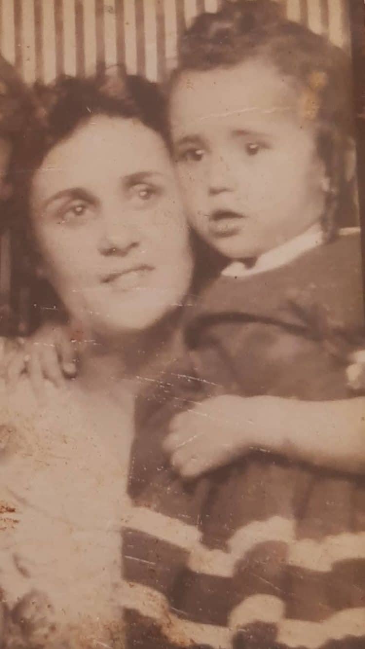 MINHA MÃE VIAJA COMIGO