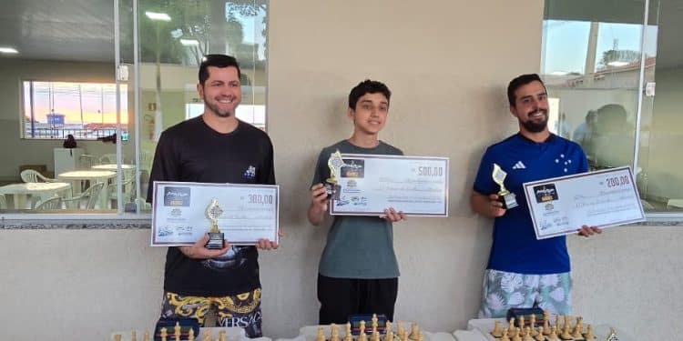 Edgard é Campeão do 1º Torneio de Xadrez Rápido do Rio Paranaíba 2025
