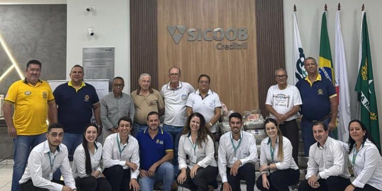 Sicoob Creditril mobiliza comunidade em Tupaciguara no Dia de Cooperar
