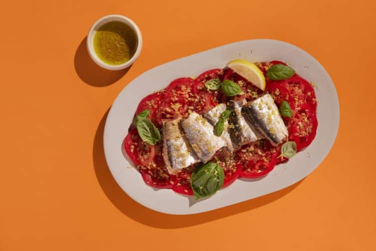 Primavera à mesa: pescados enlatados inspiram culinária leve e criativa