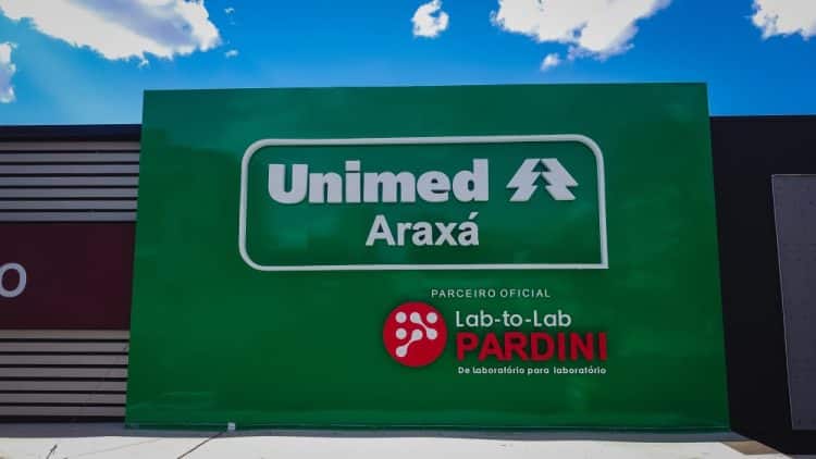 Unimed Araxá amplia atendimento com novo laboratório no centro da cidade