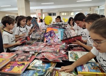 Feira “De Olhos nos Livros” transforma escola em vitrine literária em Araxá