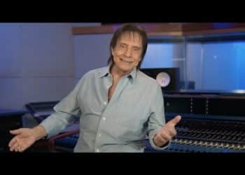 Banco Mercantil lança cartão consignado premium e traz Roberto Carlos em nova campanha