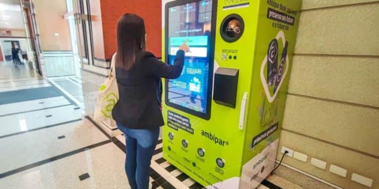 Ambipar amplia programa Triciclo e transforma reciclagem em dinheiro via PIX