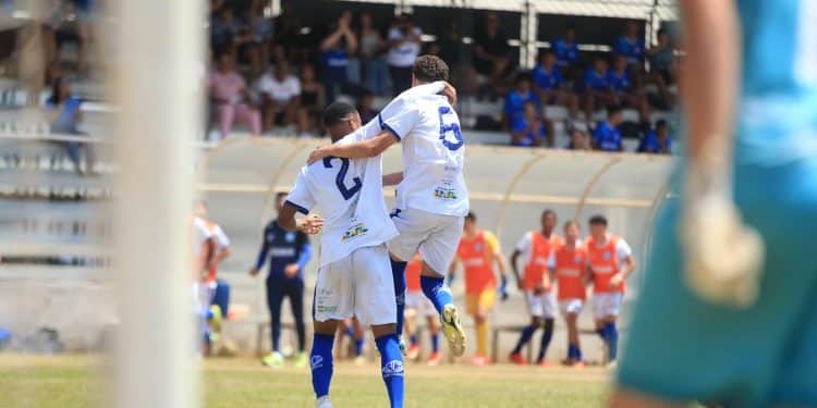 Dínamo conquista classificação com a 3ª melhor campanha entre 22 equipes e avança ao Octogonal Final do Mineiro Sub-15 e Sub-17