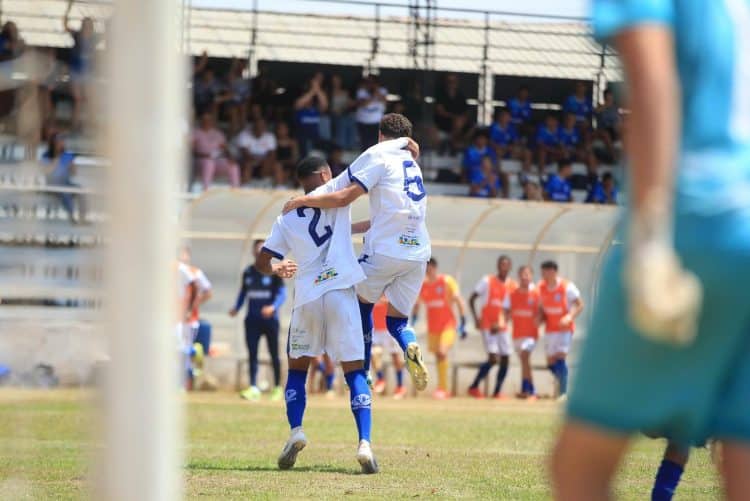 Dínamo conquista classificação com a 3ª melhor campanha entre 22 equipes e avança ao Octogonal Final do Mineiro Sub-15 e Sub-17