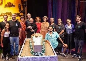 Fernando Neves celebra 75 anos em cena com o Grupontapé em Uberlândia-MG