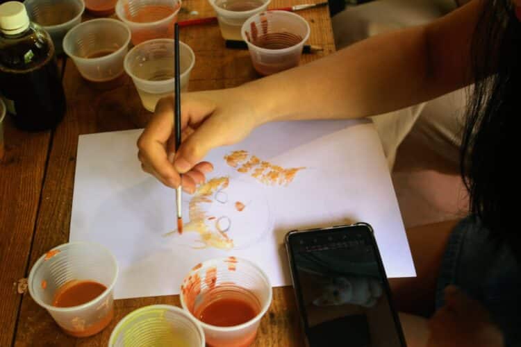 RECURSOS DA NATUREZA TRANSFORMADOS EM PINTURAS.