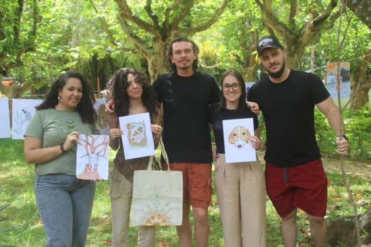 RECURSOS DA NATUREZA TRANSFORMADOS EM PINTURAS.