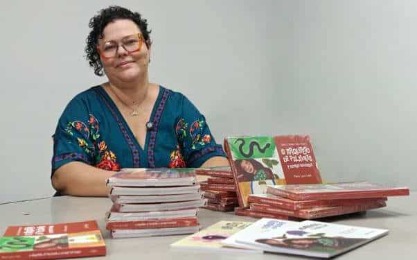 Escritora Maria Lyra lança caixa literária em Uberlândia com três histórias voltadas ao público infantojuvenil