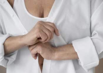 Reconstrução mamária é parte essencial do tratamento pós-mastectomia, afirma cirurgião da Unimed Araxá