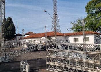 FestNatal Araxá volta ao Estádio Fausto Alvim e já tem estrutura em montagem