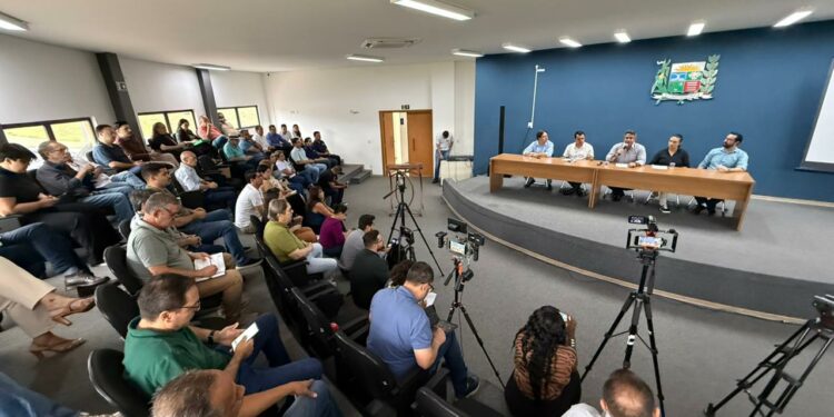 Copasa quer estender contratos até 2073; Prefeitura de Araxá cobra investimentos e melhorias no serviço