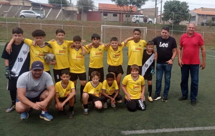 Manhã Esportiva reúne jovens atletas no Estádio Fausto Alvim neste sábado