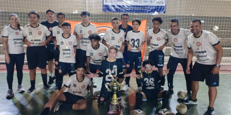 Manhã Esportiva reúne jovens atletas no Estádio Fausto Alvim neste sábado