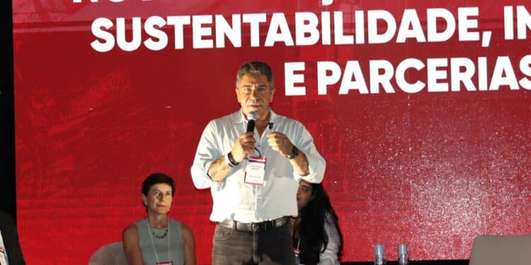 Prefeitura de Araxá cobra investimentos de mineradoras durante evento sobre exploração das terras raras