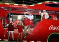 Papai Noel chega hoje na Caravana da Coca-Cola e abre o FestNatal; saiba como acompanhar