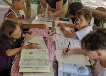 OFICINA DE FÉRIAS TRAZ ARTE, PINTURAS E DESENHOS