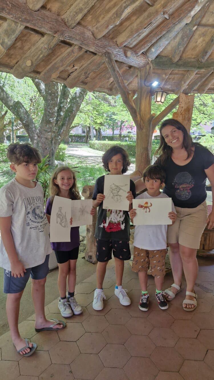 OFICINA DE FÉRIAS TRAZ ARTE, PINTURAS E DESENHOS