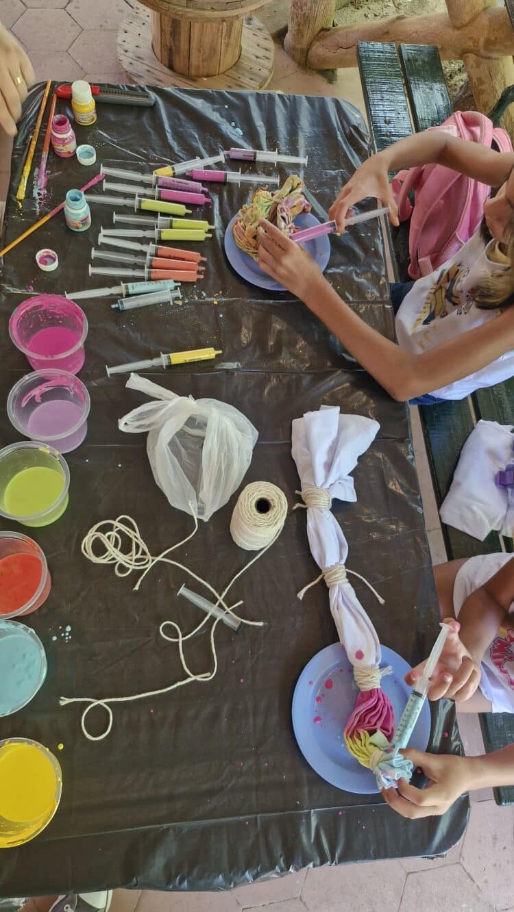 OFICINA DE FÉRIAS TRAZ ARTE, PINTURAS E DESENHOS