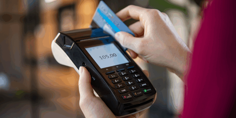 Procon de Araxá esclarece regras sobre diferenciação de preços conforme forma de pagamento