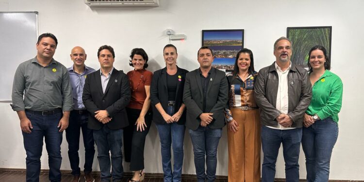 Prefeitura de Araxá participa de encontro com governador Romeu Zema na Acia