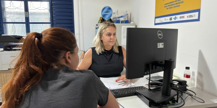 Sala Mineira de Araxá inicia declaração anual do MEI e orienta sobre golpes